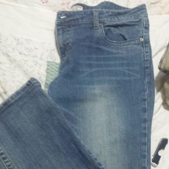 Jeans - Picture 1 of 2